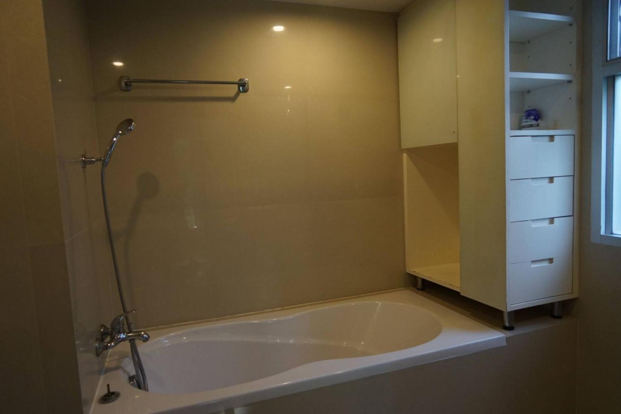 Bahay bakasyunan Downtown 2bedrooms3bth Near Asoke Btsmrt No1 Bangkok